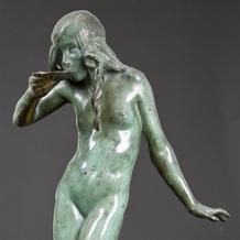 GIRL DRINKING FROM SHELL: FOUNTAIN